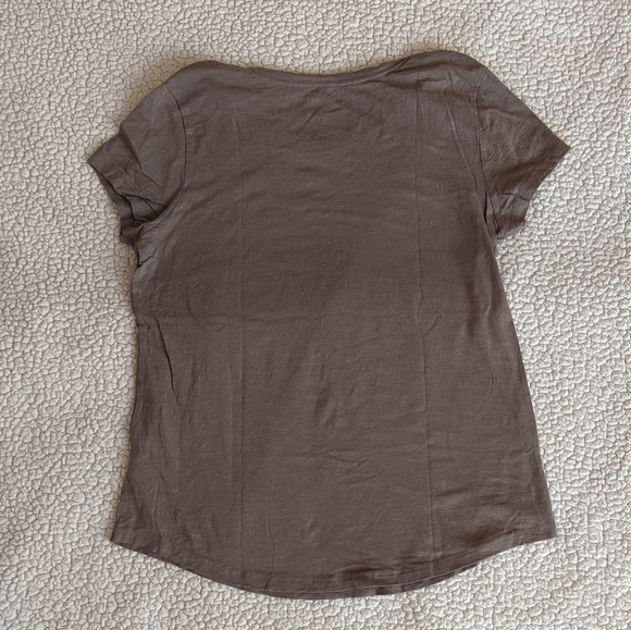 Old Navy graphic tee (size L) - Picture 2 of 5